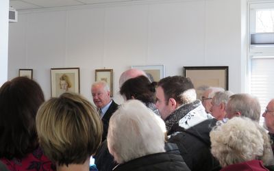 Prof. Dr. Martin Warnke gibt Einführung in die Ebstorfer Weltkarte Das Bild zeigt Prof. Dr. Martin Warnke von der Leuphana Universität, der gerade eine Einführung in die digitalisierte Ebstorfer Weltkarte gibt.