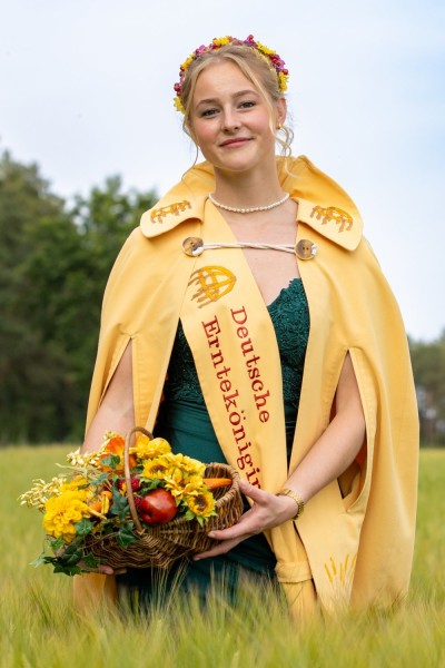Steinbecker Erntekönigin Fenja I. 
