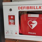 Defibrillator vor dem Rathaus