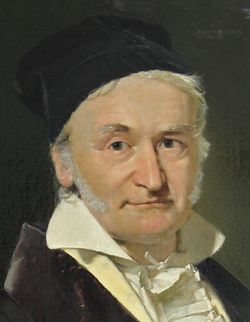 Gemälde von Carl Friedrich Gauß mit schwarzer Mütze, weißem Hemd mit hohem Kragen und dunklem Mantel.